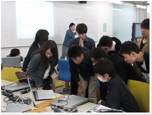 先輩による講習会の様子2